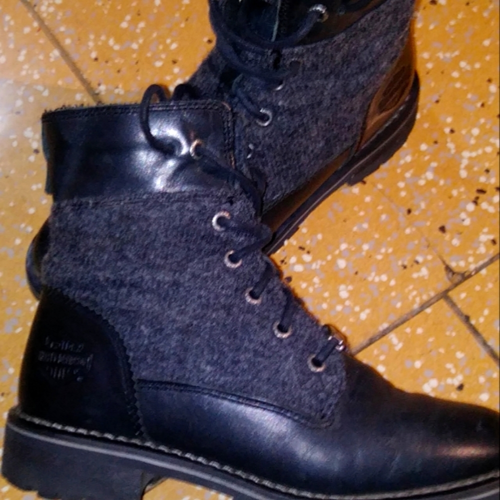 Used Harley Davidson women's motorcycle boots size 7 medium.